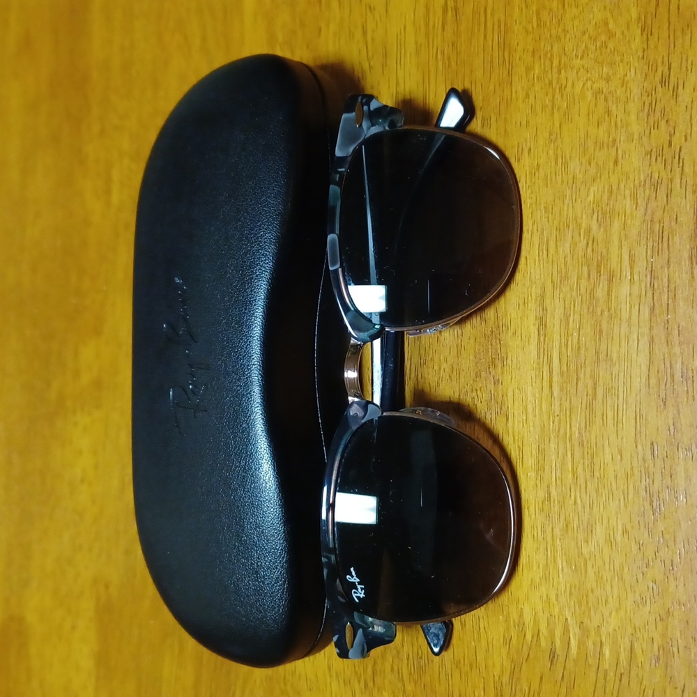 Ray-Ban
